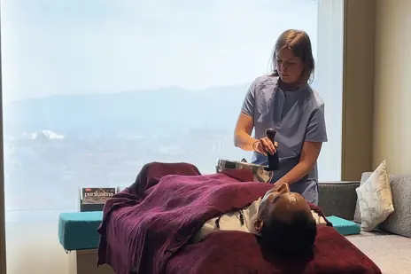 Vibro-Acoustic Massage: a massage bowl worked directly on the body
